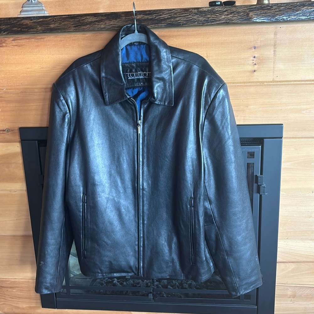 Men’s leather zip front jacket.